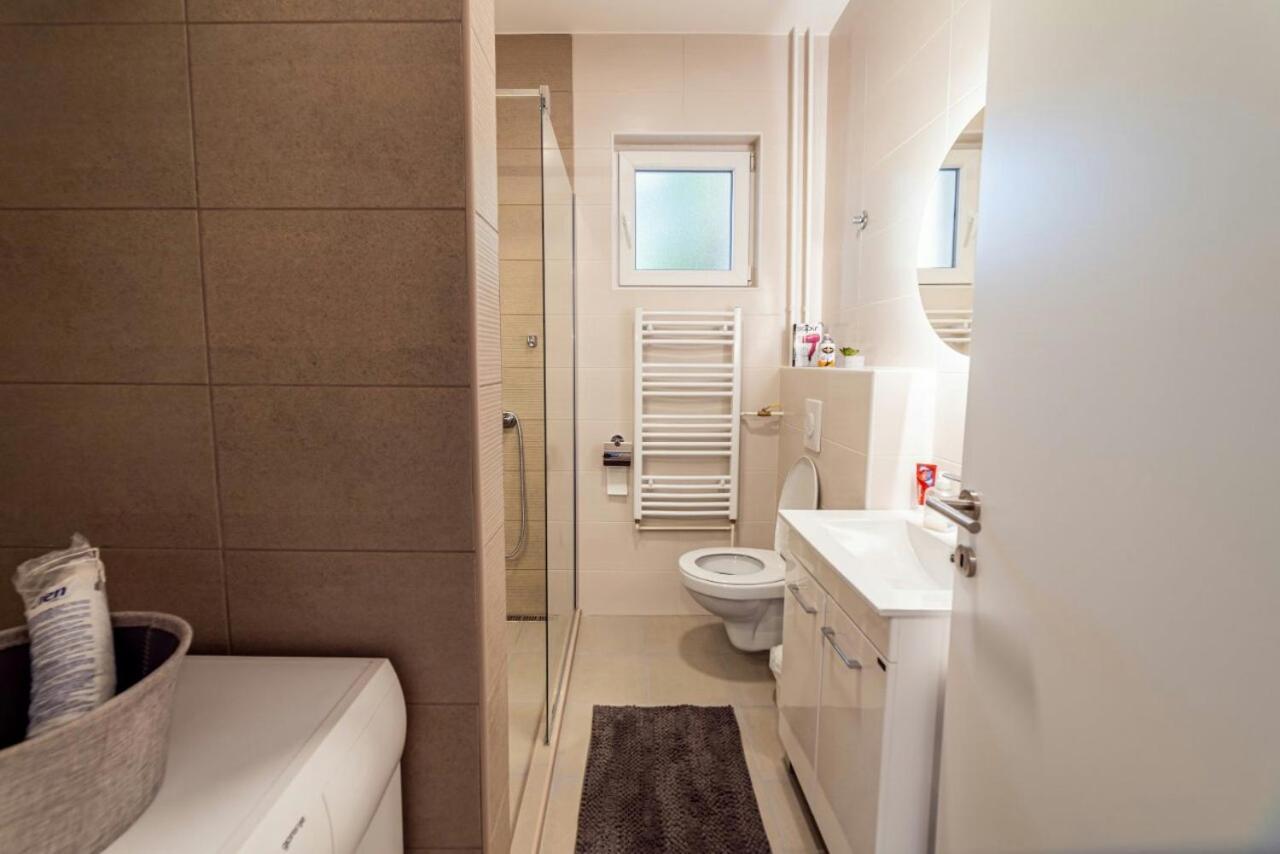 Apartman Danube Lux Νόβι Σαντ Εξωτερικό φωτογραφία