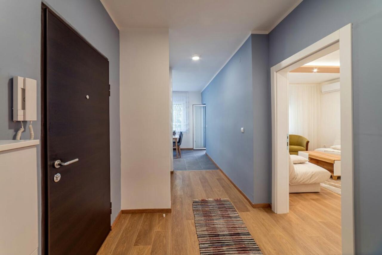 Apartman Danube Lux Νόβι Σαντ Εξωτερικό φωτογραφία