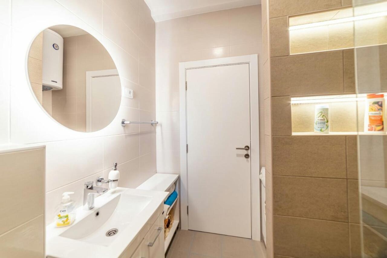Apartman Danube Lux Νόβι Σαντ Εξωτερικό φωτογραφία